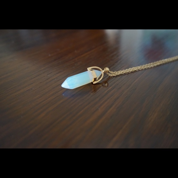 New! Crystal Pendant Necklace Gold Tone Chain - Picture 5 of 5